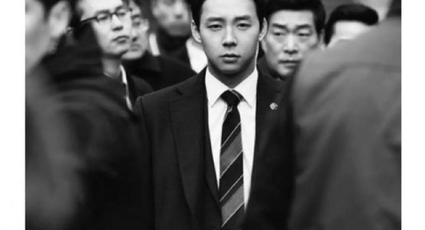 Police seek arrest warrant for singer Park Yoochun after positive drug test