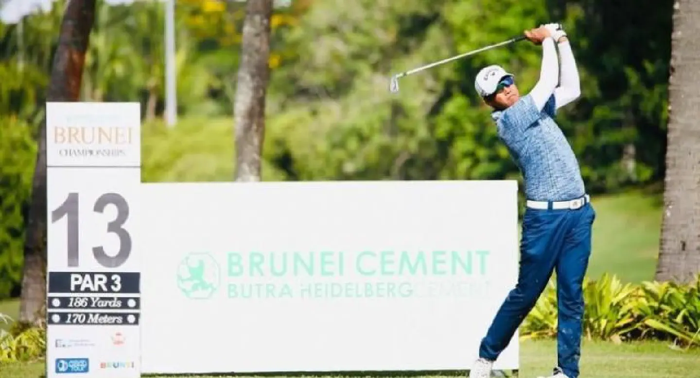 Tawit roars into lead as Kiradech retires Tawit roars into lead as Kiradech retires