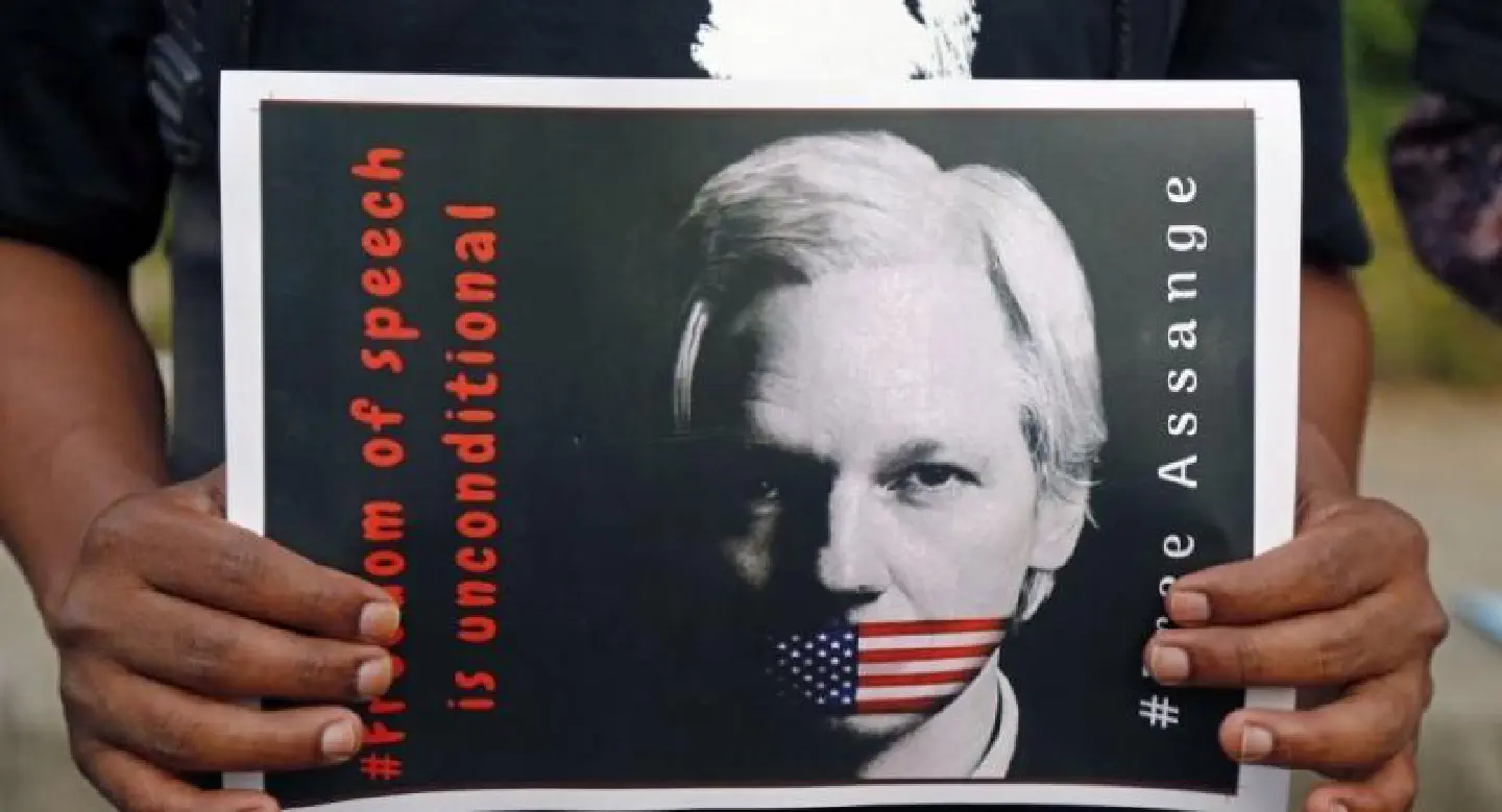 Assange lawyers file 'extortion' complaint in Spain court