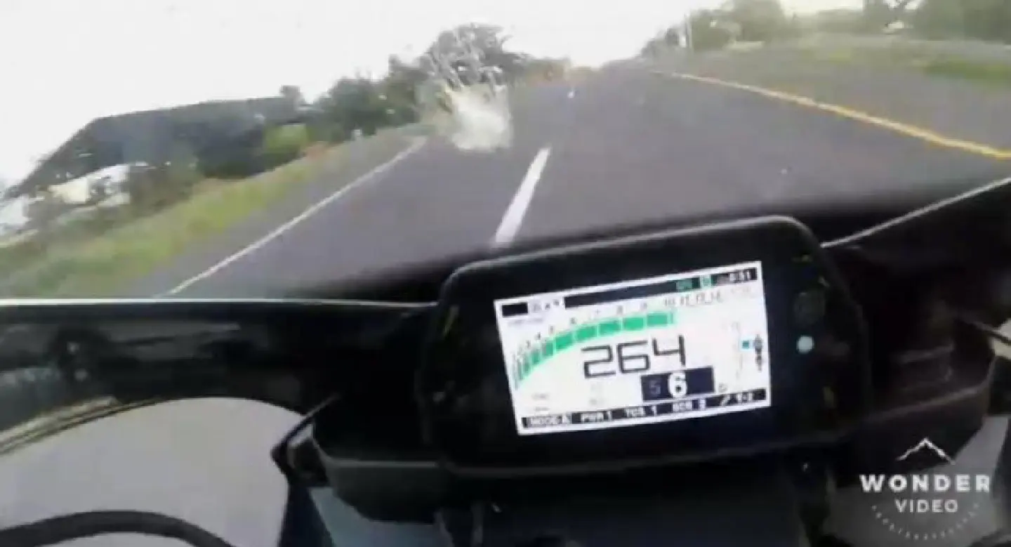 Biker dies after crashing at 264 kph Biker dies after crashing at 264 kph