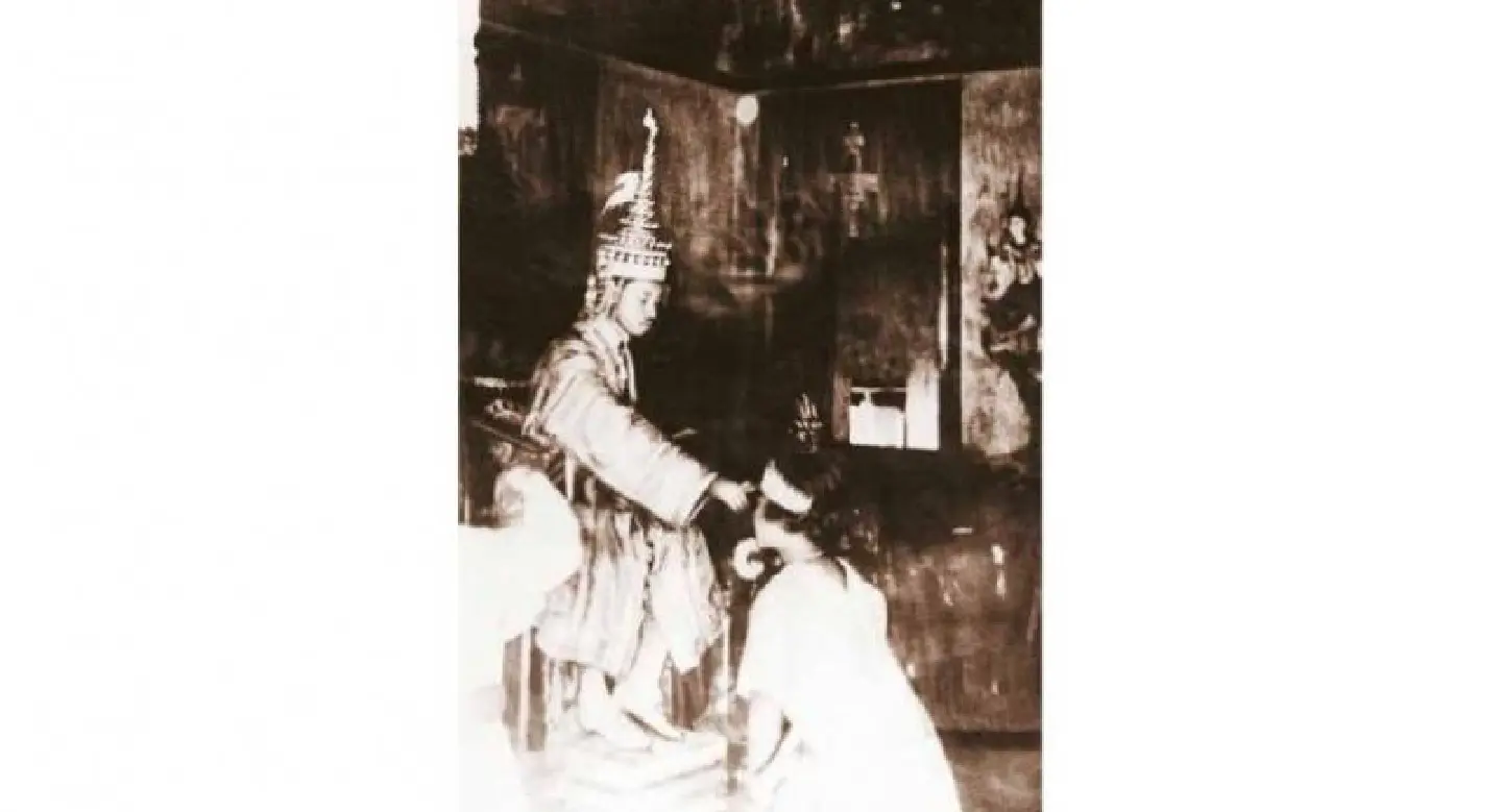 The consecration of a Queen