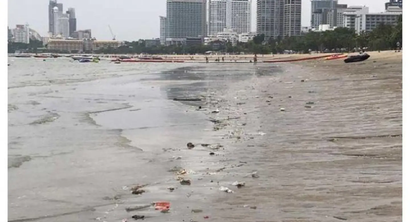 Pattaya beach: "black and horrible”