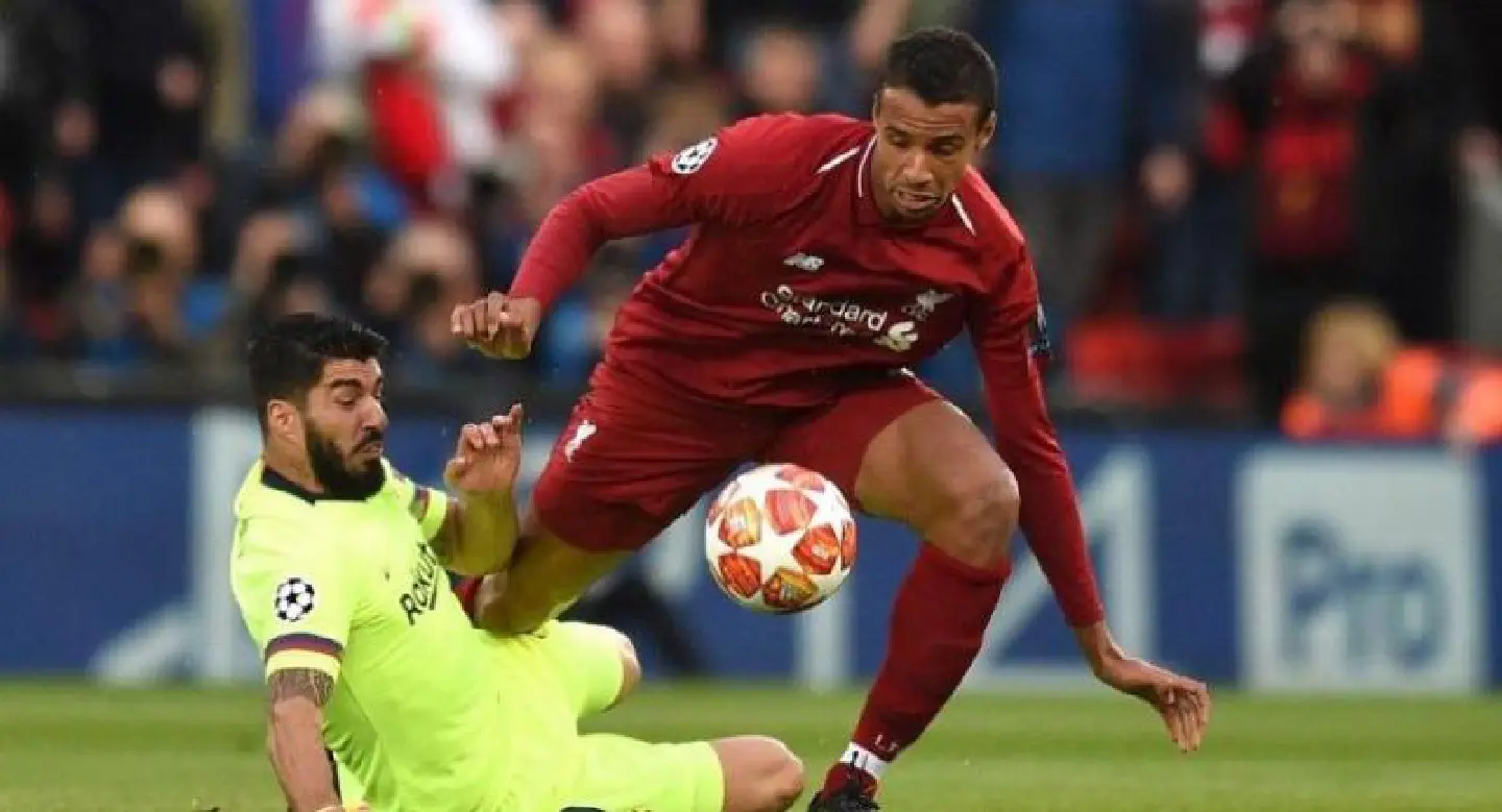 Suarez undergoes surgery for knee injury Suarez undergoes surgery for knee injury