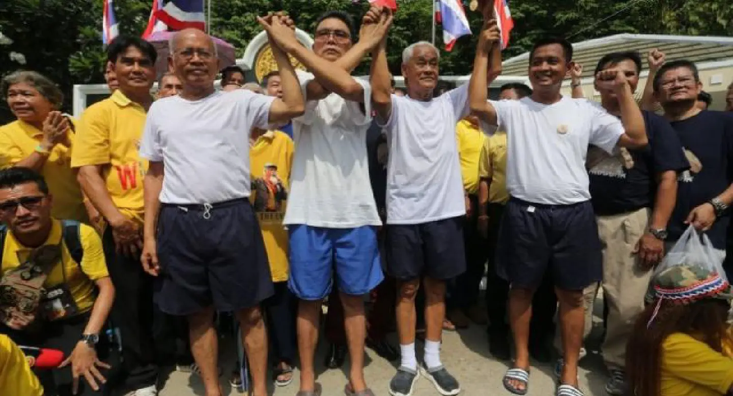 Five yellow-shirt leaders walk out of prison on Friday after royal pardon Five yellow-shirt leaders walk out of prison on Friday after royal pardon