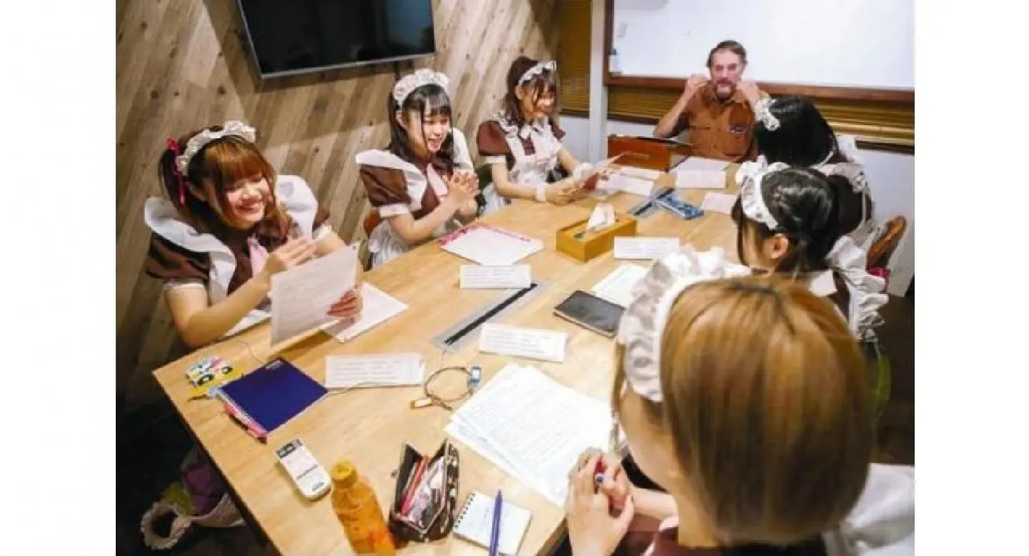 Let’s speak English! Let’s speak English!