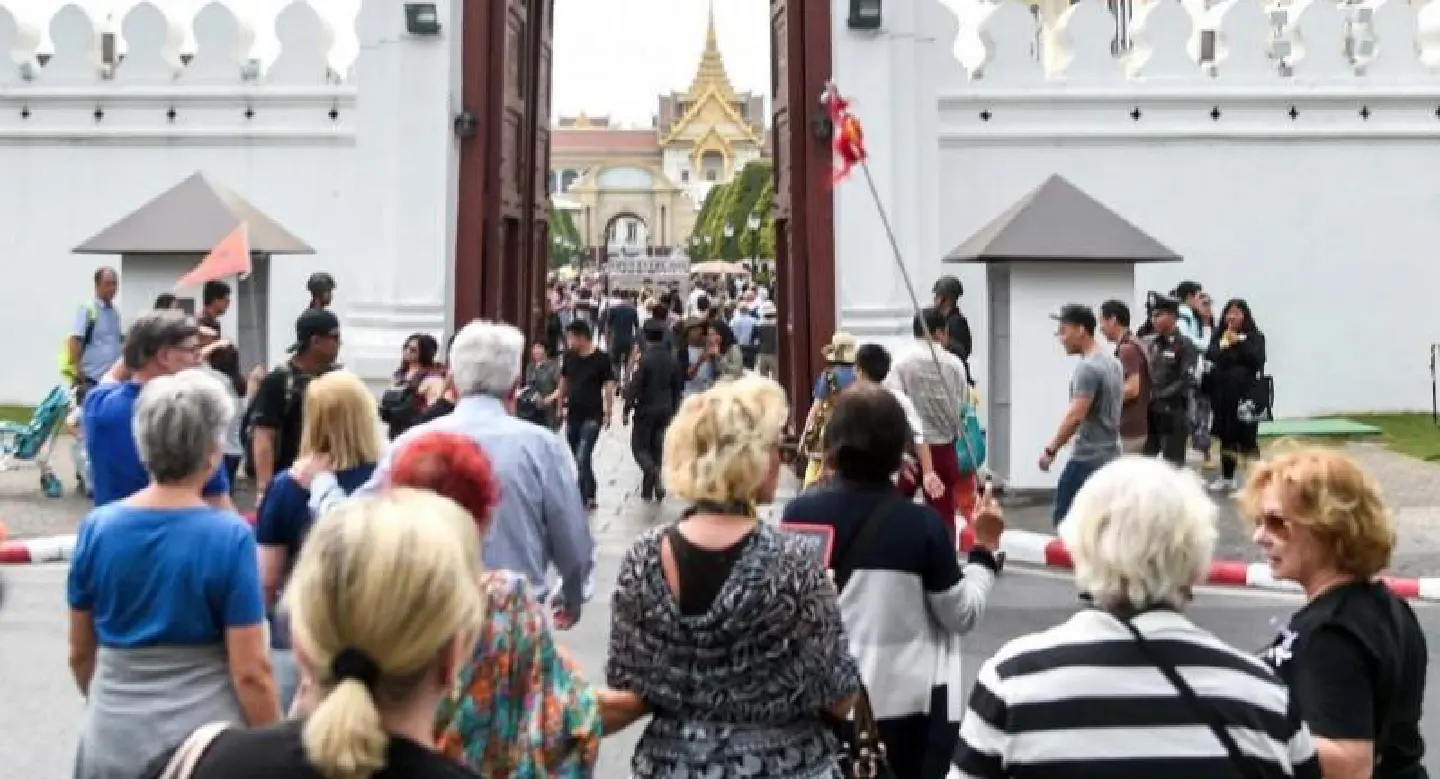Insurance mandatory for long-stay foreigners Insurance mandatory for long-stay foreigners
