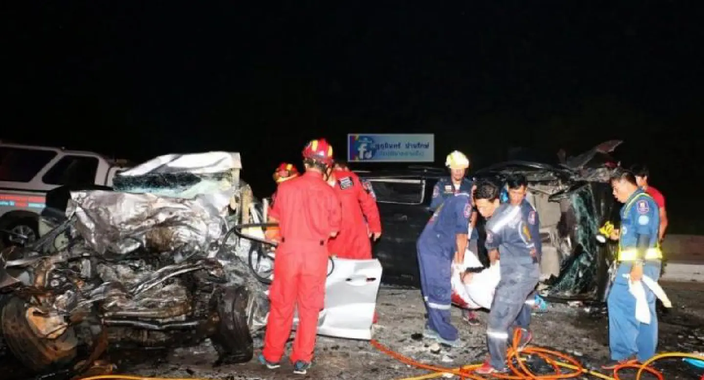 Navy officer and two others killed in Chon Buri road crash Navy officer and two others killed in Chon Buri road crash