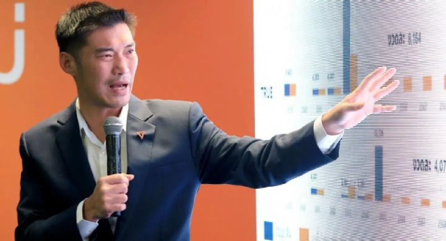Urgent : Court to consider shares case against Thanathorn, suspends him from office