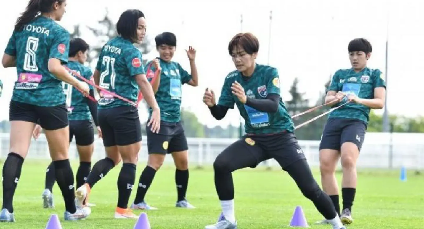 Defend for your lives, says women’s coach Defend for your lives, says women’s coach
