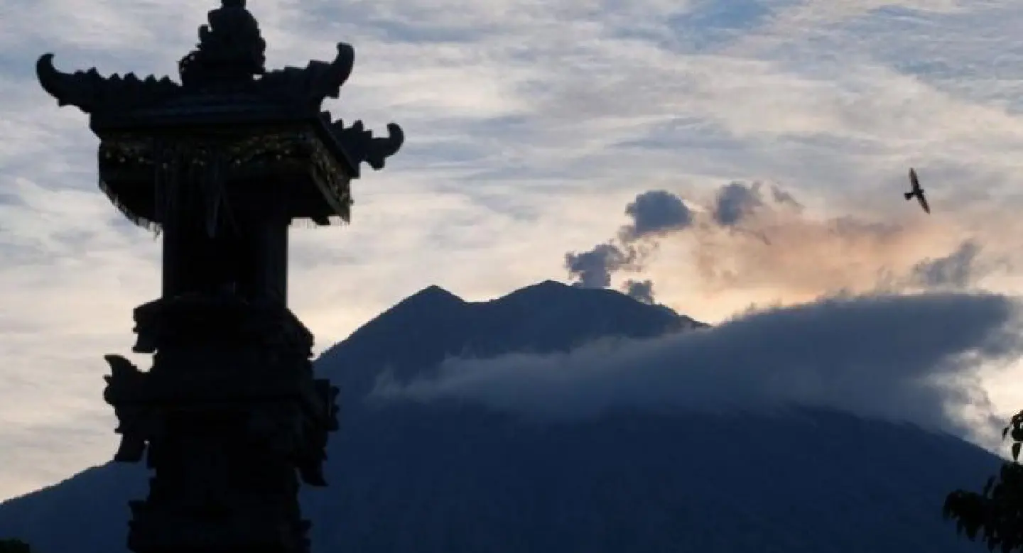 Volcano on Indonesia’s Bali erupts, flights canceled