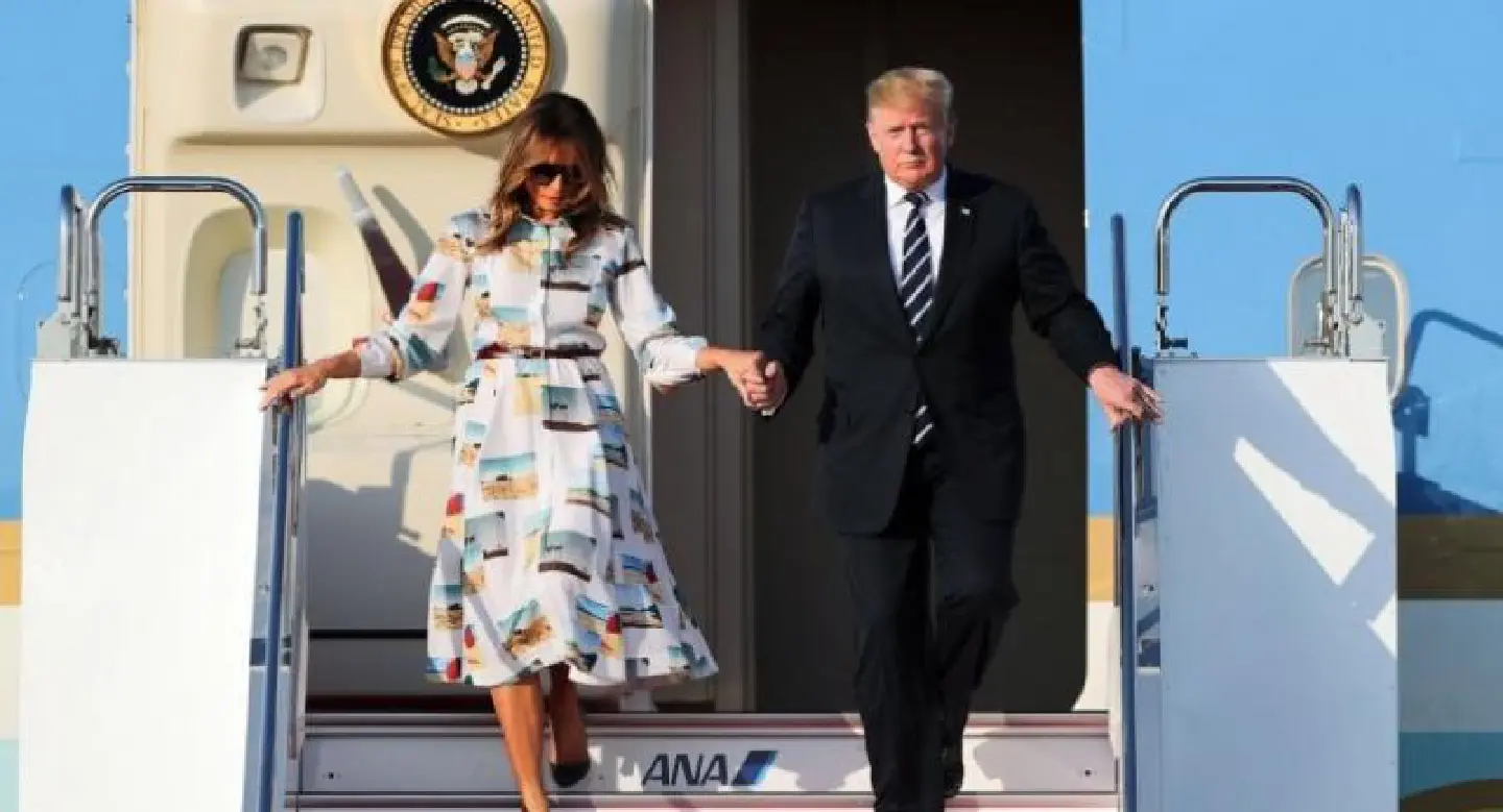 Trump arrives for sumo summit with Abe