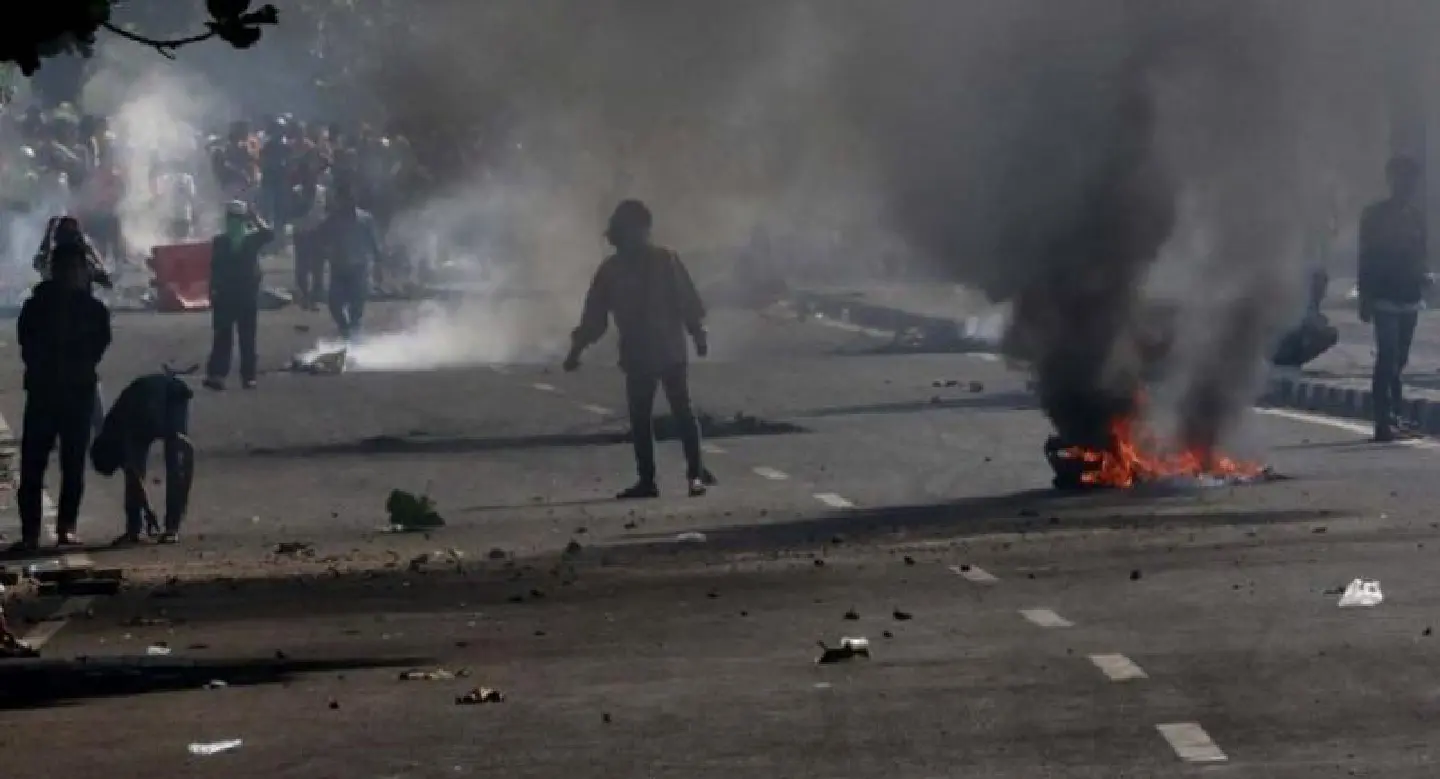 AJI condemns police, public following violence against journalists during Jakarta riot AJI condemns police, public following violence against journalists during Jakarta riot