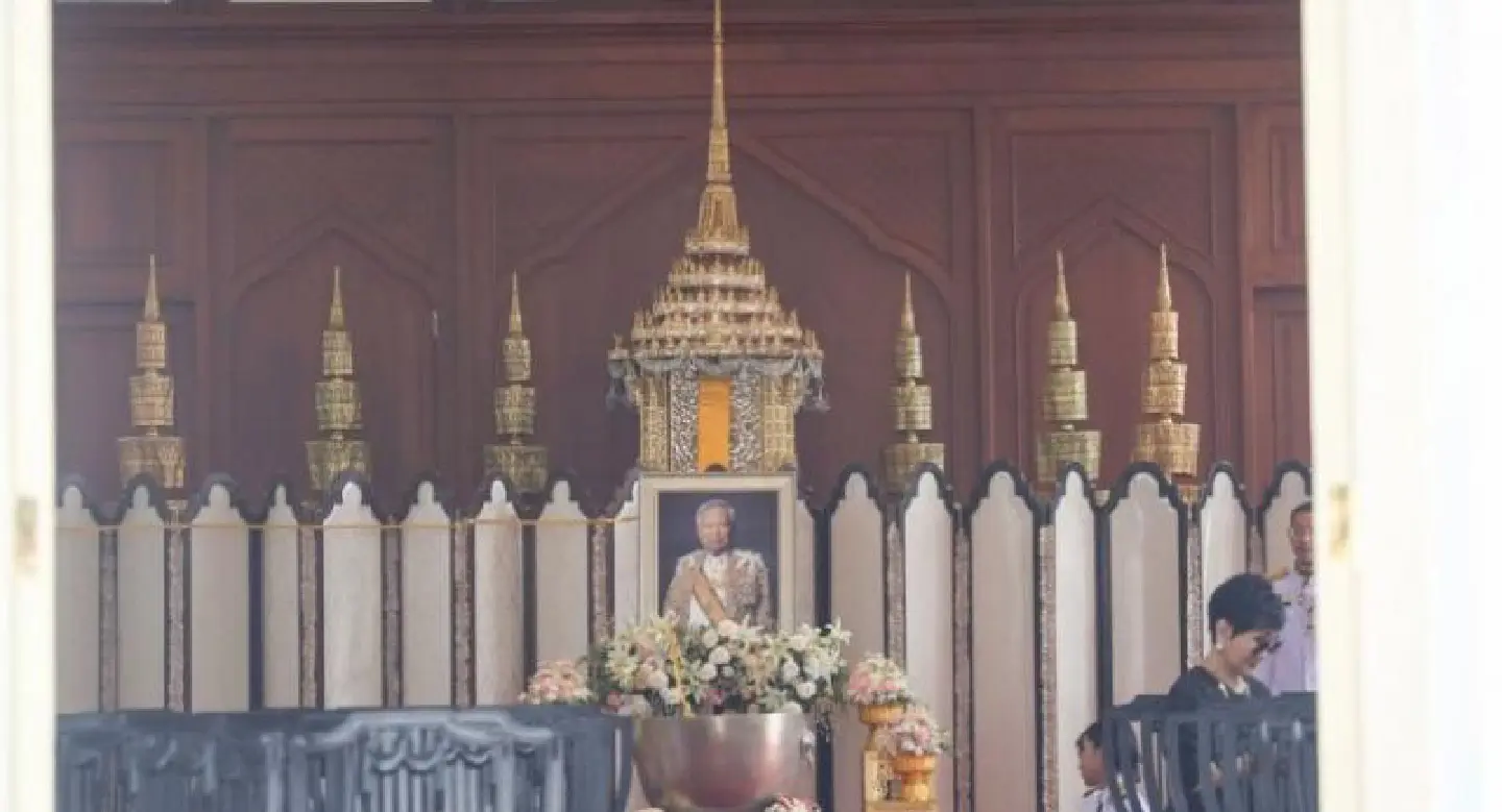 Grief, mourning as Prem’s body arrives at Wat Benchamabophit for bathing rite Grief, mourning as Prem’s body arrives at Wat Benchamabophit for bathing rite