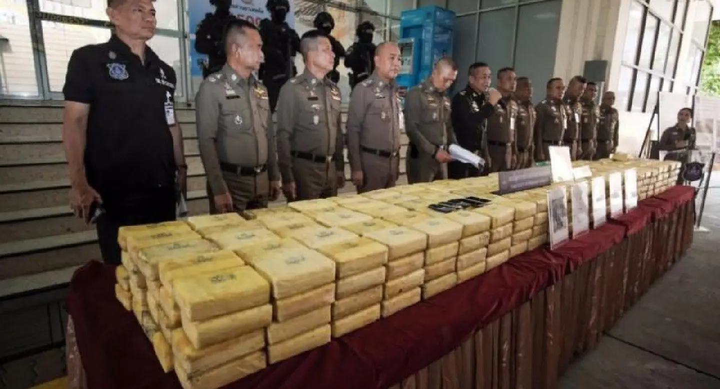 Two men arrested in Nakhon Sawan over 4.46 million smuggled meth pills Two men arrested in Nakhon Sawan over 4.46 million smuggled meth pills