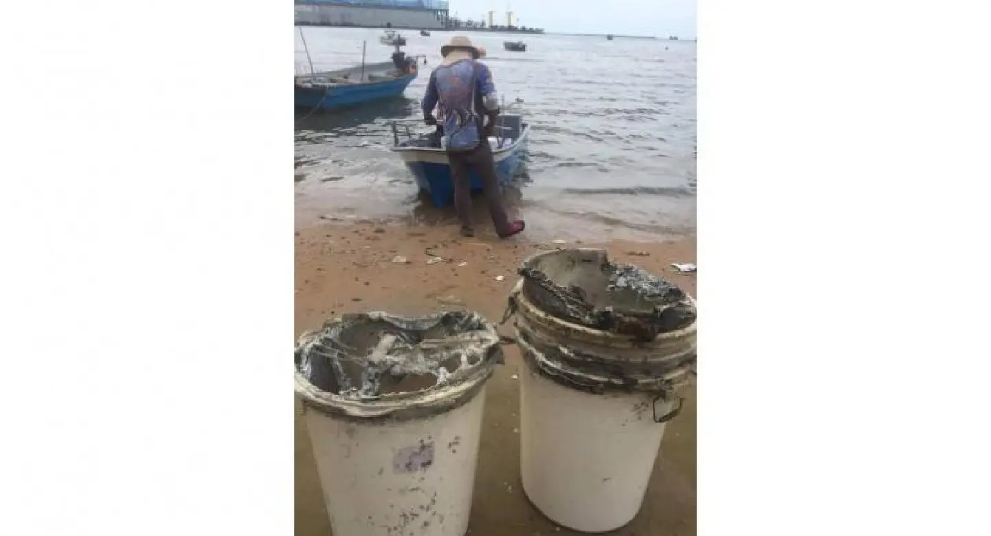 Fishermen may sue if chemical spill proved Fishermen may sue if chemical spill proved