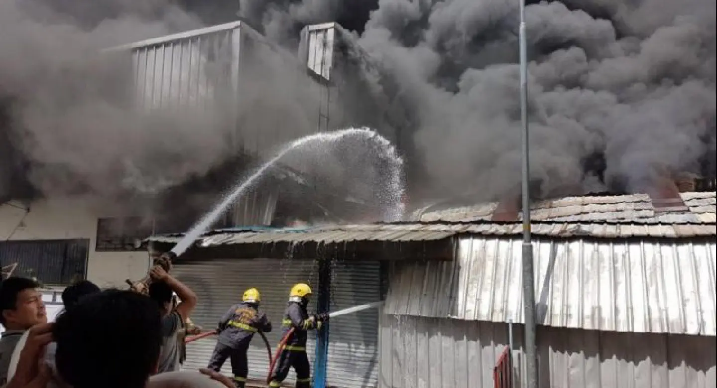Fire damages appliance warehouse in Phitsanulok Fire damages appliance warehouse in Phitsanulok