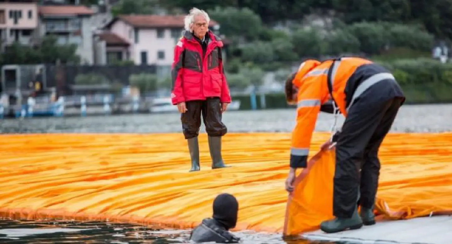 Christo all afloat
