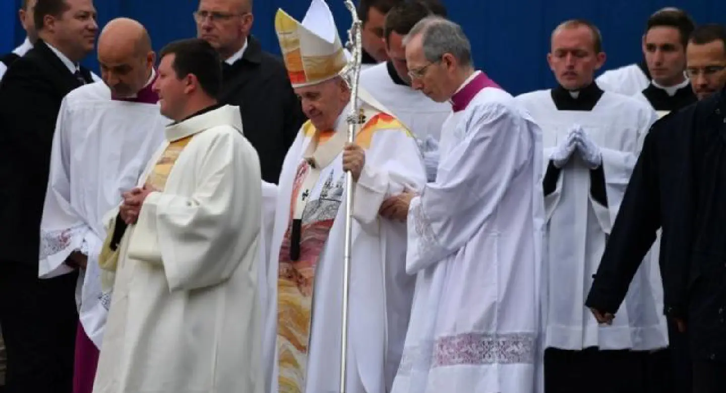 Pope to hold giant mass for Romania's ethnic-Hungarian minority