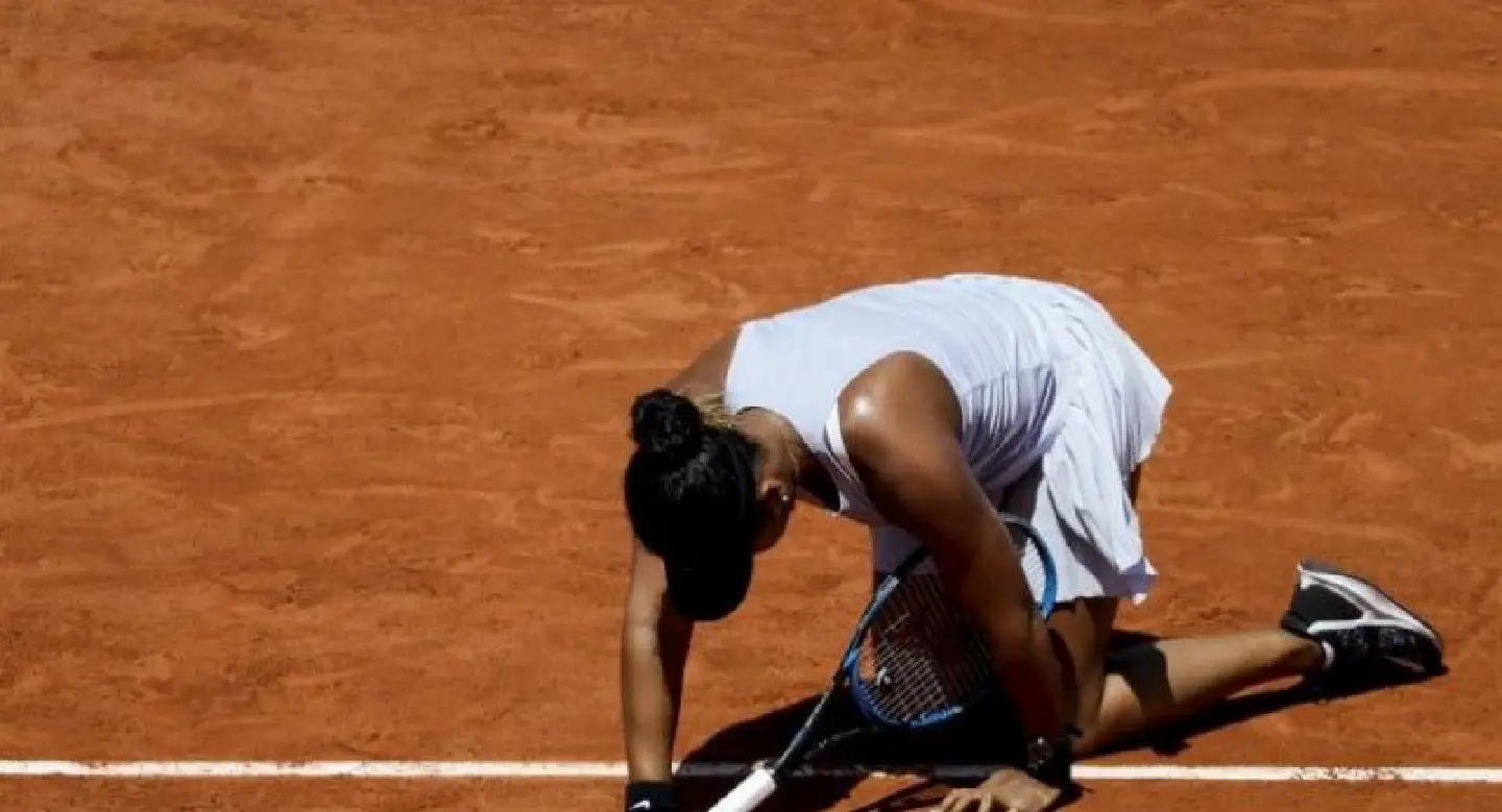 Osaka's Roland Garros dream shattered by Siniakova Osaka's Roland Garros dream shattered by Siniakova