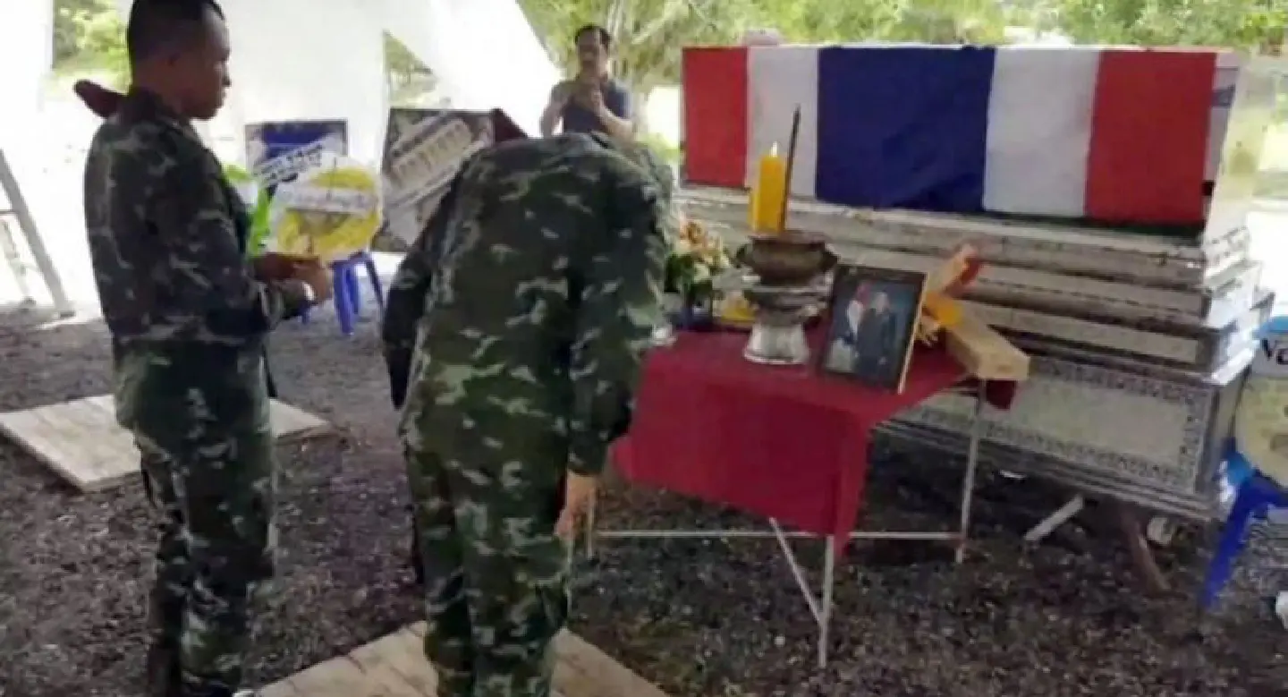 Army instructor praised for grenade sacrifice Army instructor praised for grenade sacrifice