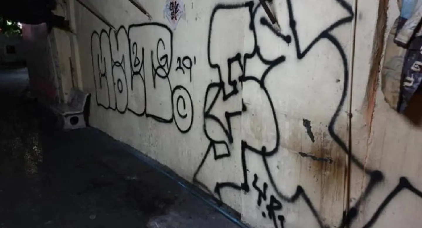Two Americans face deportation after allegedly spray painting property, cars in Pattaya Two Americans face deportation after allegedly spray painting property, cars in Pattaya