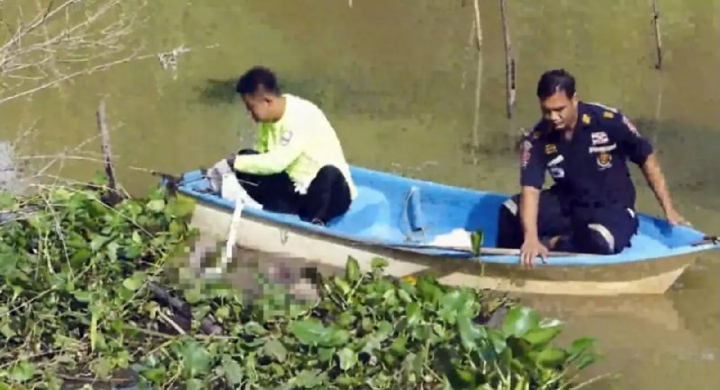 Body of unidentified man found on Chumphon canal Body of unidentified man found on Chumphon canal