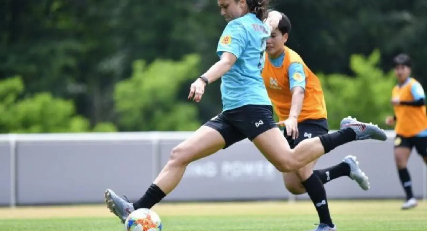 Thai striker has personal goal … against her native USA