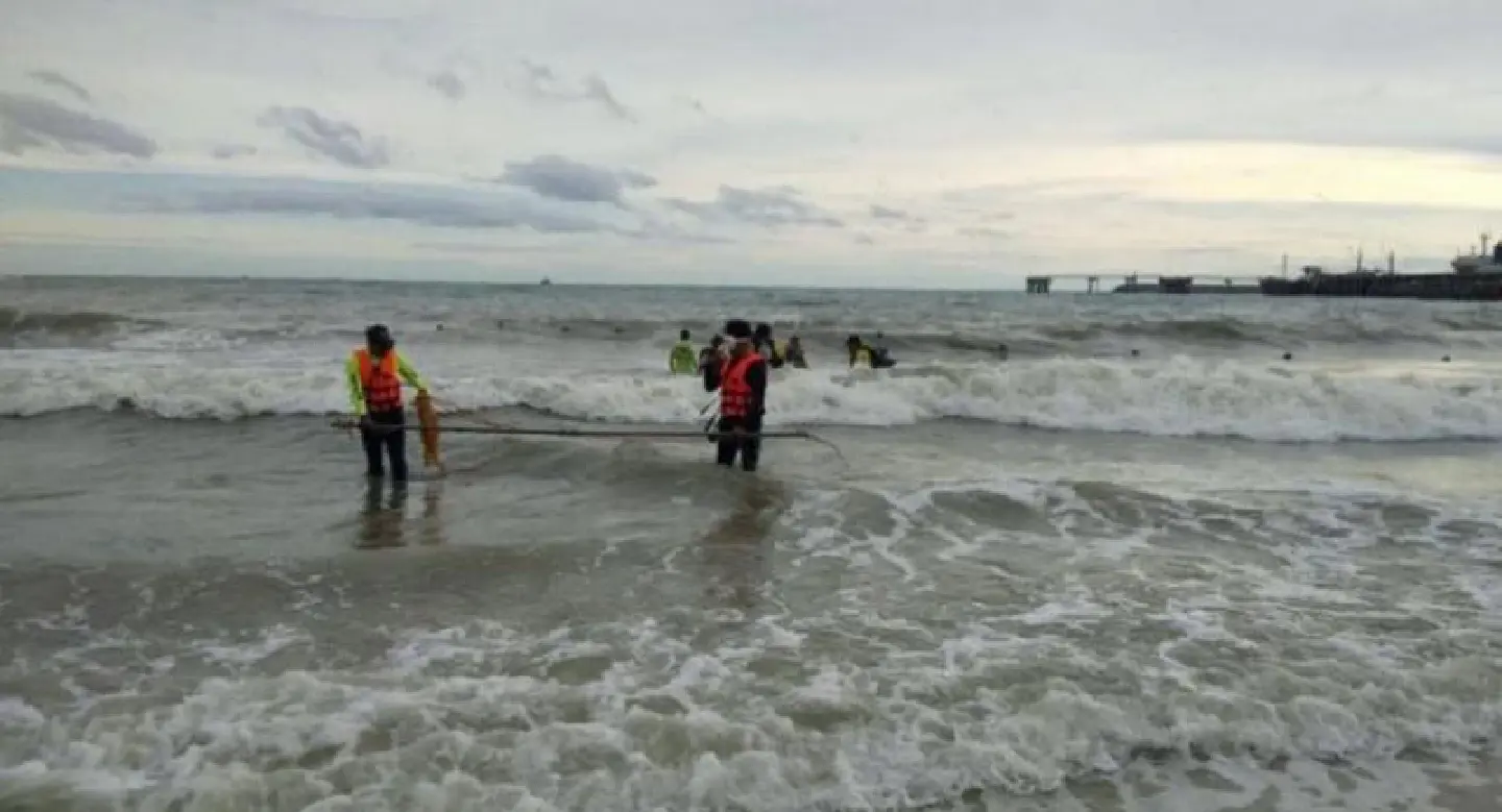 Udon Thani man drowns after saving two teens Udon Thani man drowns after saving two teens