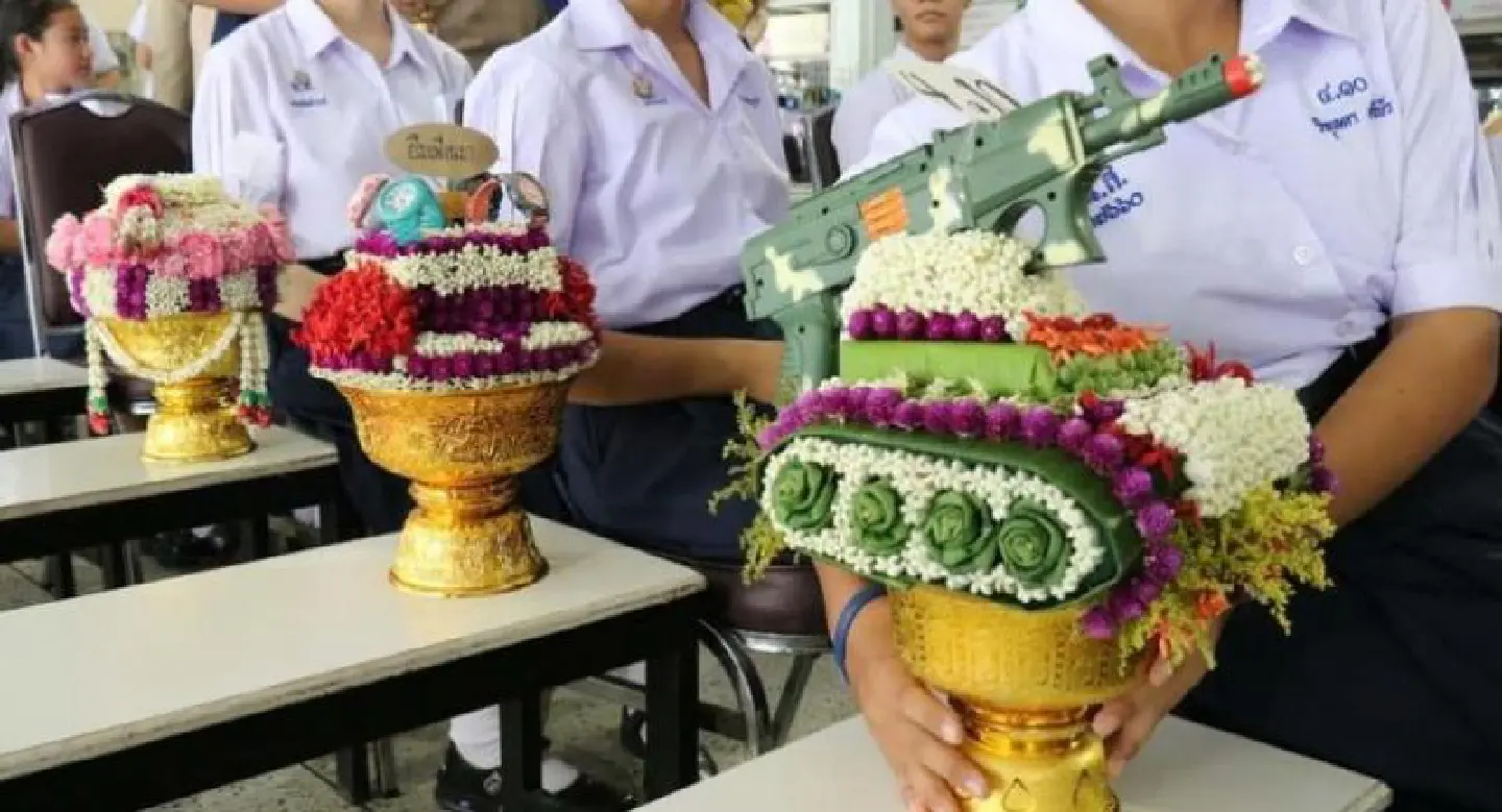 Officials check 'political' pedestal tray design at school