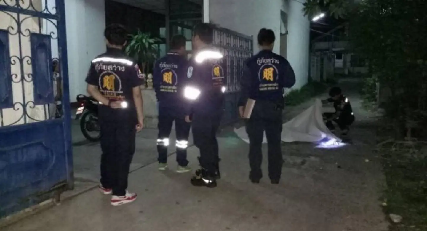 Man jumps to death from Korat apartment building