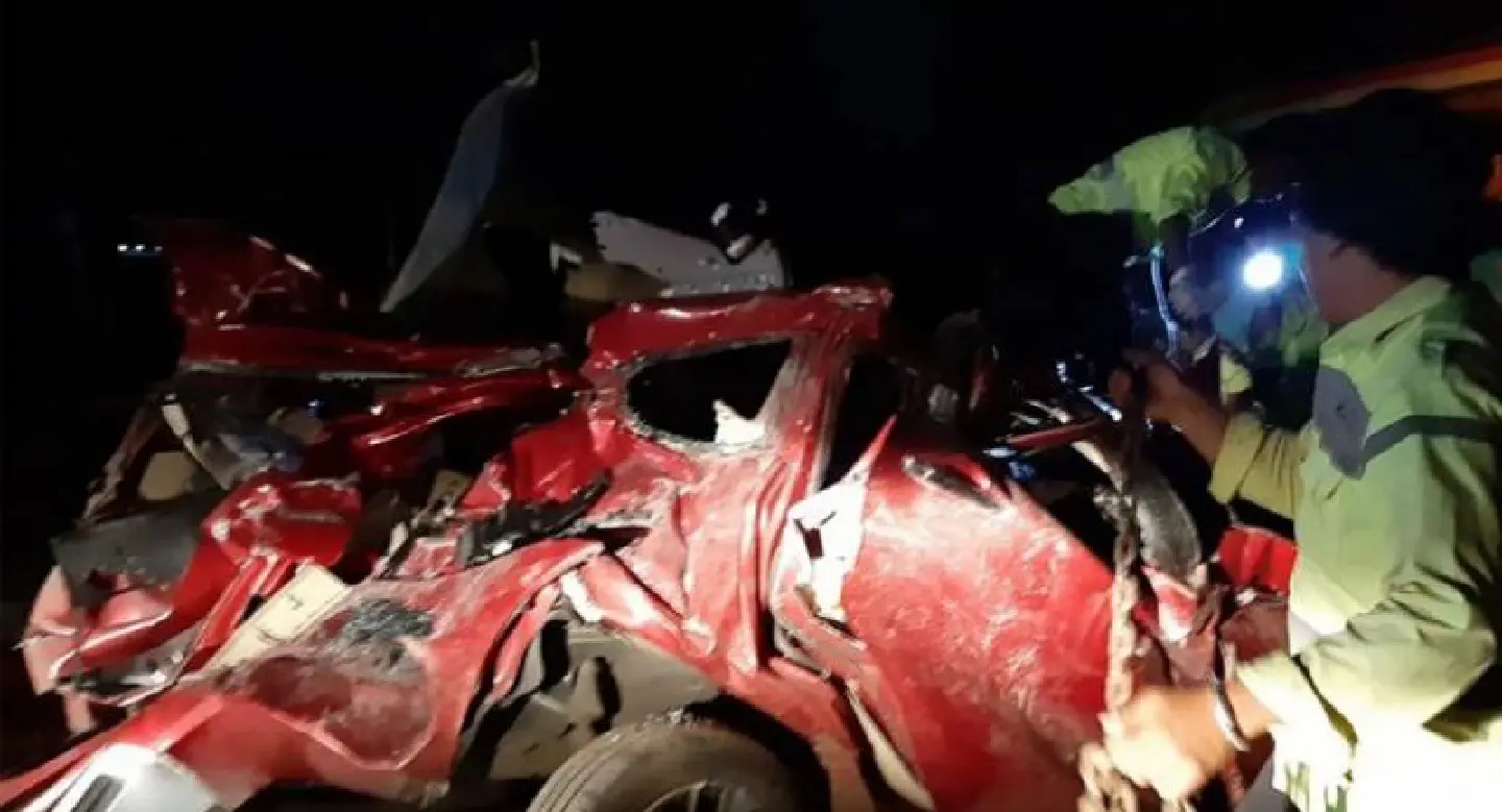 Dozen killed in Indonesia bus crash after passenger argument