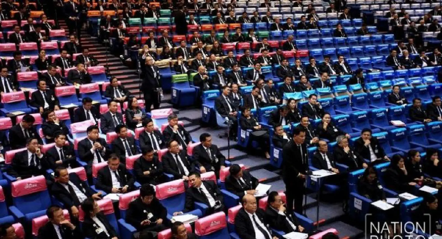 Phalang Pracharat considers having ministers resign from MPs Phalang Pracharat considers having ministers resign from MPs