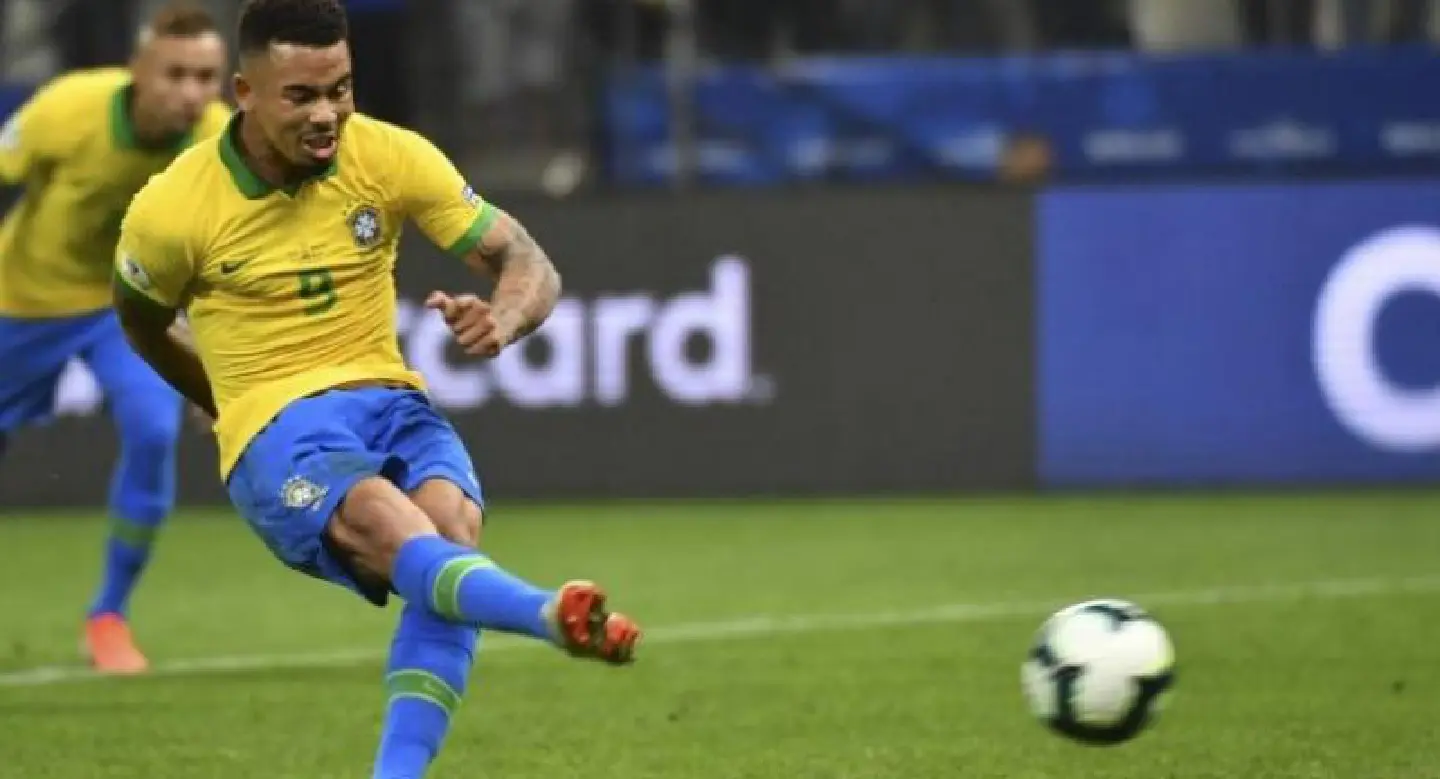 Goalkeeper gaffe helps Brazil trounce Peru to reach Copa quarter-finals Goalkeeper gaffe helps Brazil trounce Peru to reach Copa quarter-finals