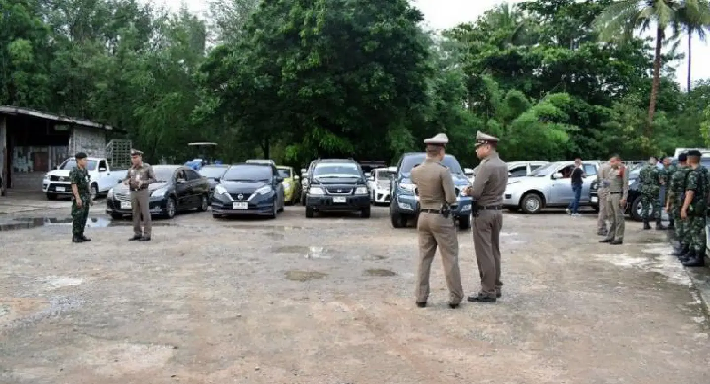 Police seize 32 vehicles at Sa Kaew border