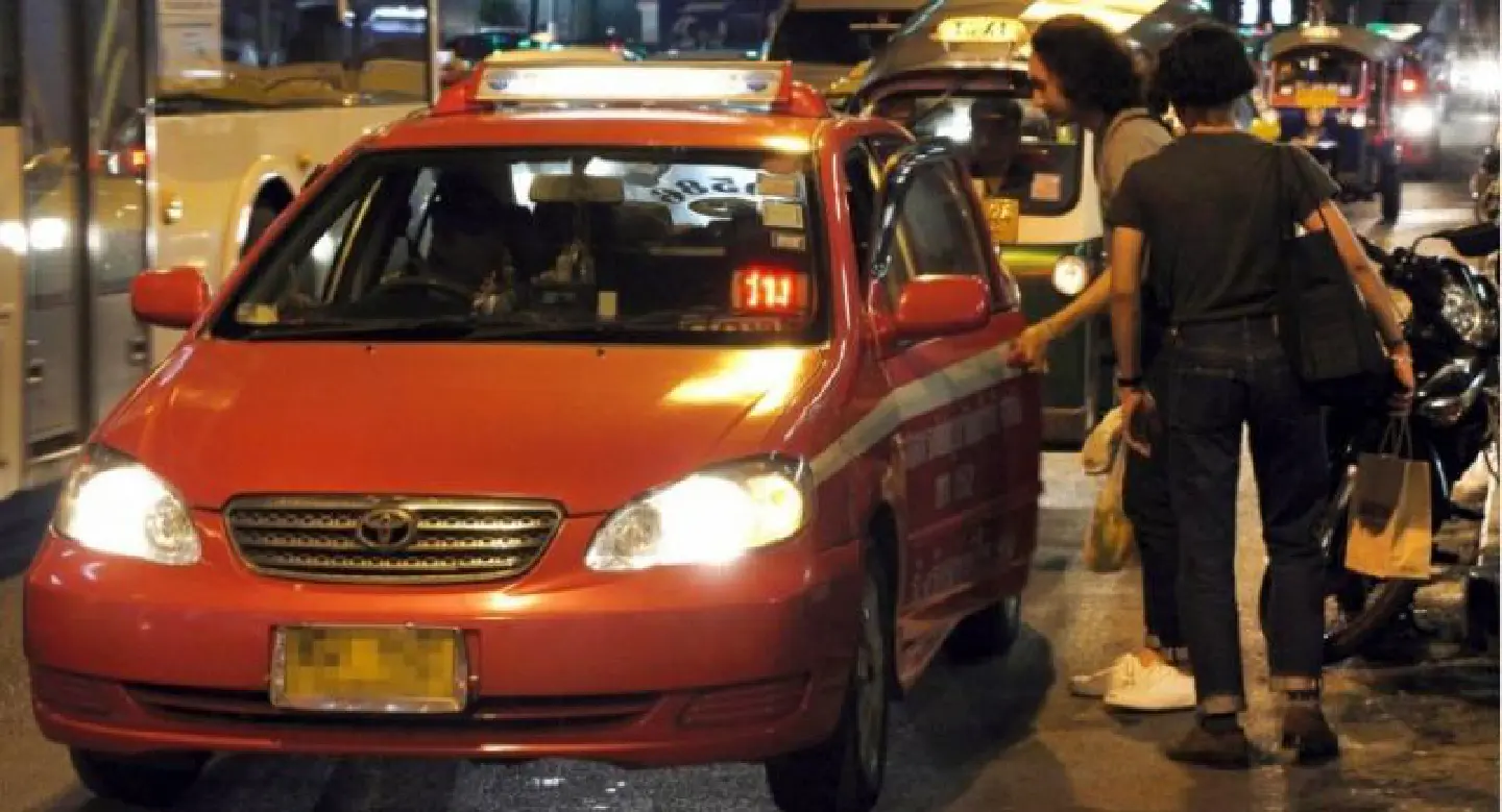 Draft law sees fine jump to Bt5,000 for taxi drivers who refuse passengers Draft law sees fine jump to Bt5,000 for taxi drivers who refuse passengers