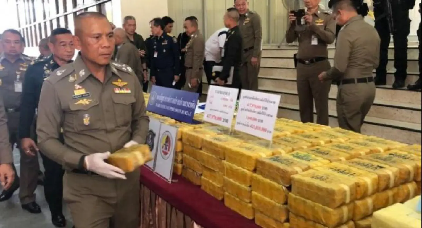 Six arrested in Kamphaeng Phet with around 4 million meth pills
