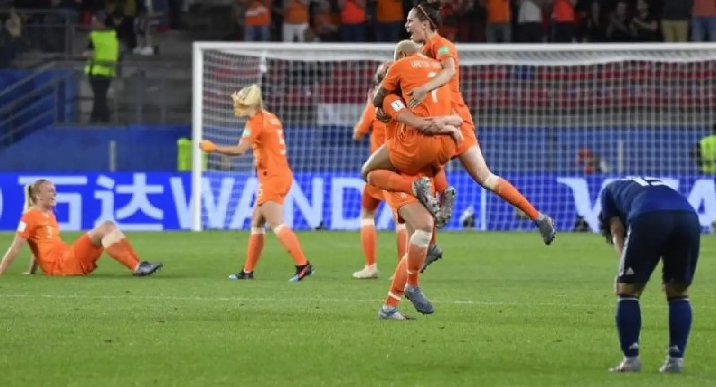 Martens penalty breaks Japan hearts as Netherlands reach World Cup quarters Martens penalty breaks Japan hearts as Netherlands reach World Cup quarters