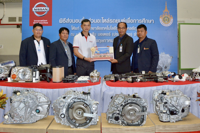 Nissan donates auto parts for Rajamangala University students Nissan donates auto parts for Rajamangala University students