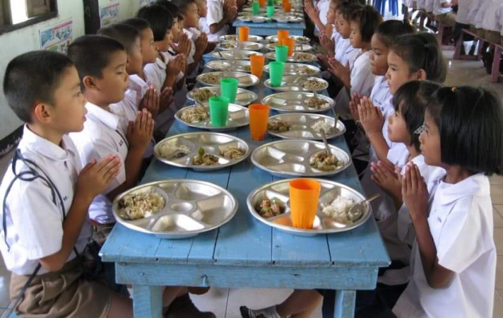 'Sniff out rot in school-meal provision: education chief' 'Sniff out rot in school-meal provision: education chief'