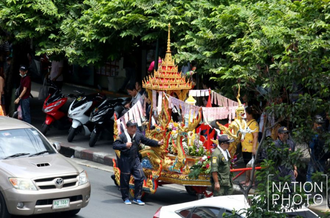 NationPixGallery: Holy Buddhist Lent ceremonial candles on glorious path NationPixGallery: Holy Buddhist Lent ceremonial candles on glorious path