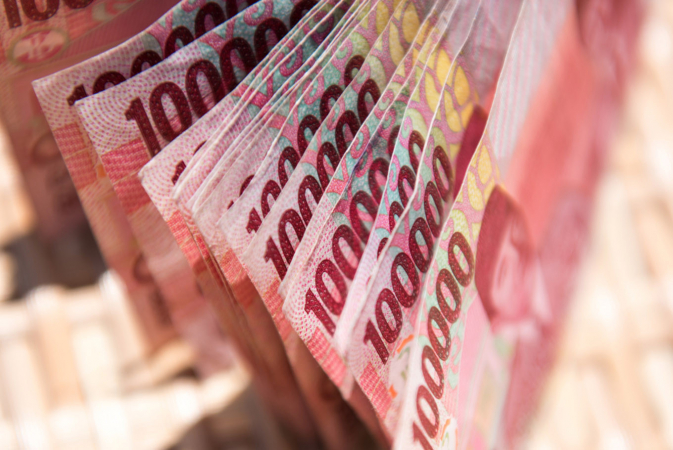 Rupiah strengthens, crosses 14,000 per US dollar Rupiah strengthens, crosses 14,000 per US dollar