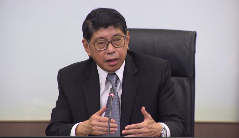Amending Constitution is 'urgent' govt policy, Wissanu says Amending Constitution is 'urgent' govt policy, Wissanu says