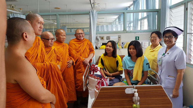 Monk offers aid to victims of ferry-stop disaster Monk offers aid to victims of ferry-stop disaster