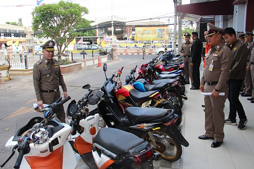 Buri Ram police chief threatens to prosecute parents as he rounds up 481 street racers Buri Ram police chief threatens to prosecute parents as he rounds up 481 street racers
