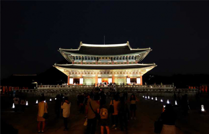 Palaces, fortress and historic sites at night Palaces, fortress and historic sites at night