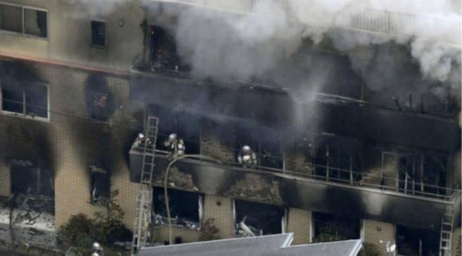 Death toll in Kyoto climbs to 33 / Suspect to police: Company stole my idea for novel Death toll in Kyoto climbs to 33 / Suspect to police: Company stole my idea for novel