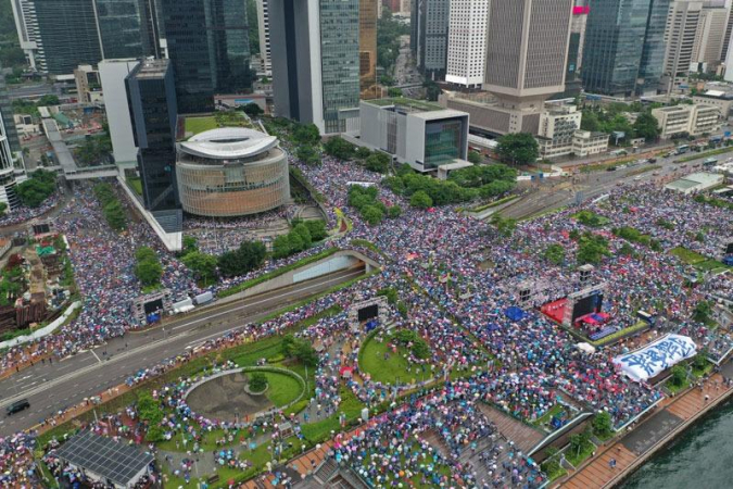 316,000 rally in HK in support of police, seek end to violence 316,000 rally in HK in support of police, seek end to violence