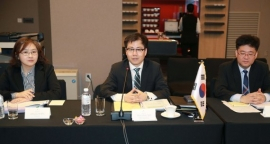 Yeo Han-koo (center), head of trade negation bureau of the Trade Ministry, attends the 26th official negotiations for RCEP on June 28 in Australia. (MOTIE)