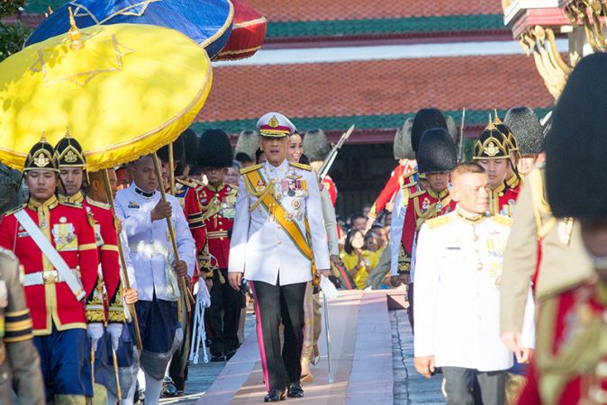 Their Majesties the King and Queen arrive at the Temple of the Emerald Buddha Their Majesties the King and Queen arrive at the Temple of the Emerald Buddha