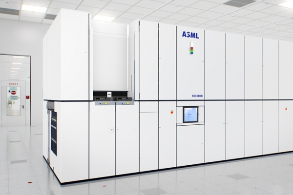 Global chipmakers spur investments while Samsung suffers Global chipmakers spur investments while Samsung suffers
